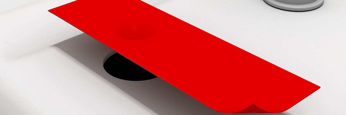 在發(fā)泡過程中，用膠帶堵孔，避免 PU 泡棉擠出。