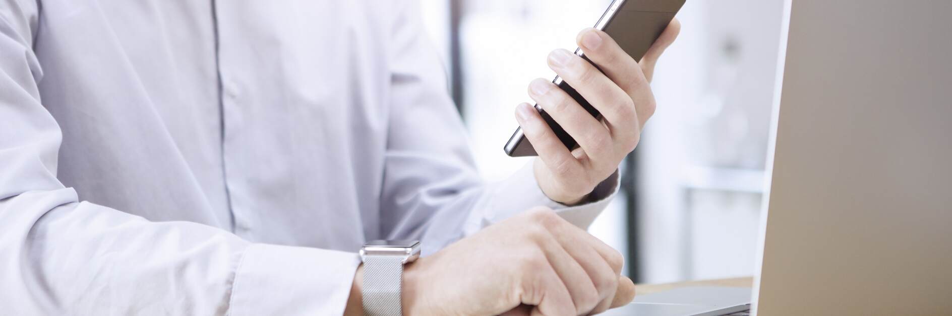 tesa offers a reliable bond: State-of-the-art electronics don’t work without adhesive tapes, which are used not just to affix components in place, but also for numerous additional functions, such as heat and light management and shock absorption.
(Photo: tesa SE. All rights reserved.)